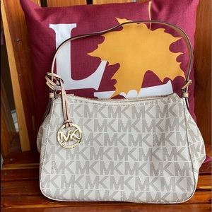 Michael Kors Jet Set Signature Small Shoulder Bag